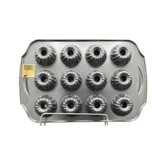 🍰 Wilton 12-Cavity Mini Bundt Cake Pan Nonstick Bakeware